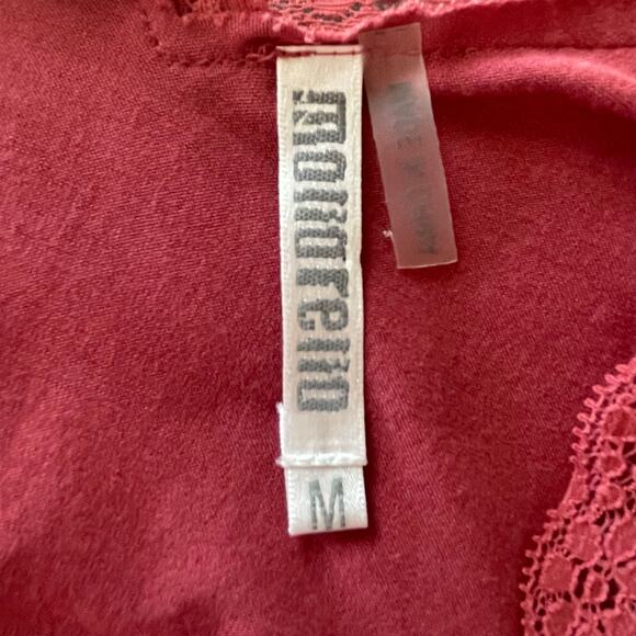 Monoreno Coral Lace Trimmed Tank Top Y2K Size Medium V-Neck Cami Fairy Romantic - Picture 8 of 9